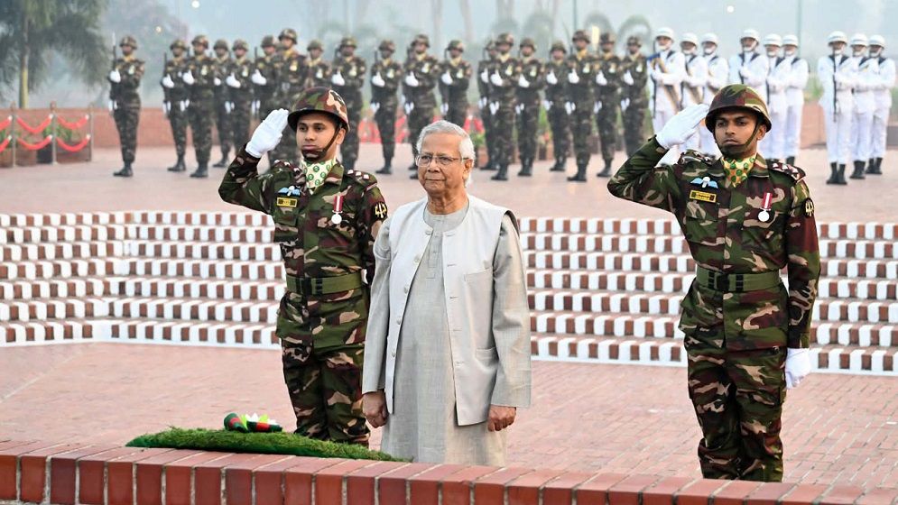 বিজয় দিবসে জাতীয় স্মৃতিসৌধে প্রধান উপদেষ্টার শ্রদ্ধা নিবেদন