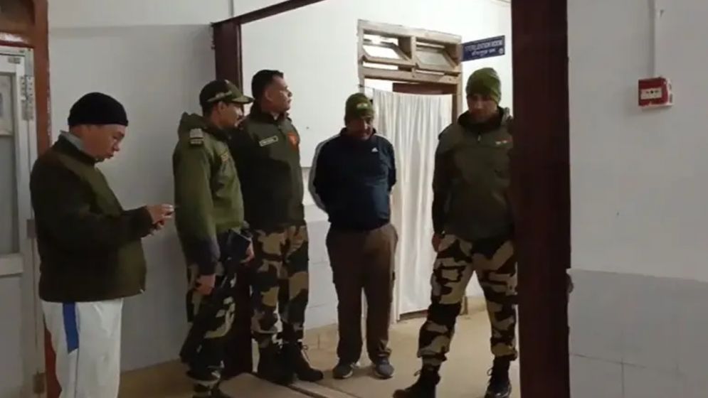 বাংলাদেশ-ভারত সীমান্তে বিএসএফ জওয়ান গুলিবিদ্ধ