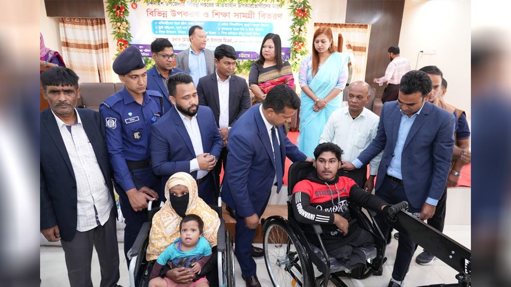 শারীরিক প্রতিবন্ধী আলিফের পাশে মানবিক ডিসি