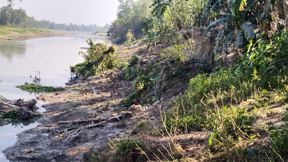 নদী ভাঙনে তিন গ্রাম বিলীন হওয়ার পথে, দ্রুত ব্যবস্থা নিতে প্রশাসনের কাছে আবেদন