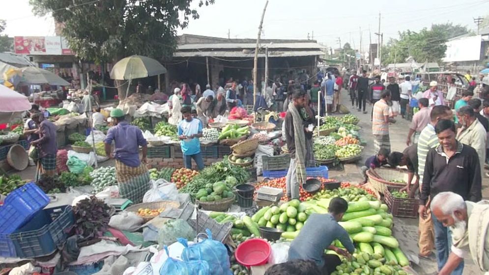 শেরপুরে সবজির বাজারে ধস! ক্ষতির মুখে কৃষক