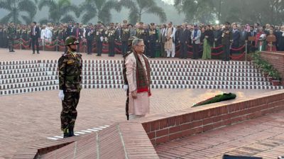 জাতীয় স্মৃতিসৌধে রাষ্ট্রপতির পুষ্পস্তবক অর্পণ