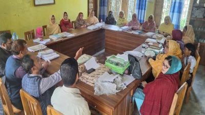 শিক্ষকদের কর্মবিরতি পরীক্ষার দায় পড়েছে অভিভাবক–কর্মকর্তাদের ওপর