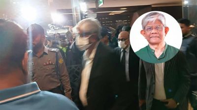 ৬ ঘণ্টা পর পুলিশি নিরাপত্তায় সচিবালয় ছাড়লেন অর্থ উপদেষ্টা