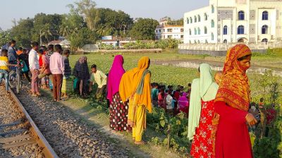 সোনাতলায় রেলওয়ে জলাশয় থেকে অর্ধগলিত বৃদ্ধার লাশ উদ্ধার