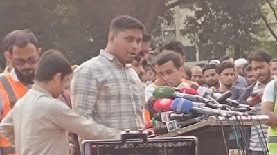 হাসিনা অর্থ, অস্ত্র ও প্রশিক্ষণ দিয়ে বাংলাদেশের বিরুদ্ধে মানুষ দাঁড় করাচ্ছেন: হাসনাত