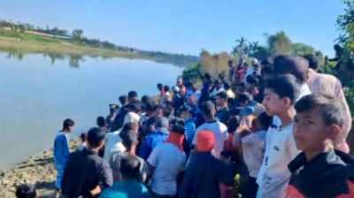 নদীর মোহনায় যুবকের মরদেহ, মোবাইল সিমে পরিচয় শনাক্ত