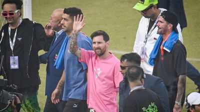 ভারত সফর থেকে কত টাকা আয় করলেন মেসি