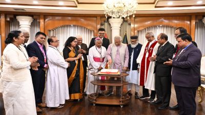 বড়দিন উপলক্ষে ধর্মীয় নেতাদের সঙ্গে প্রধান উপদেষ্টার শুভেচ্ছা বিনিময়