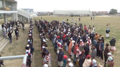 ইটনায় প্রজেক্টরের মাধ্যমে খালেদা জিয়ার জানাযায় নেতাকর্মীসহ সাধারণ মানুষের অংশগ্রহণ