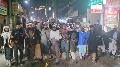 হাদির মৃত্যুর খবরে কিশোরগঞ্জে ছাত্রজনতার বিক্ষোভ