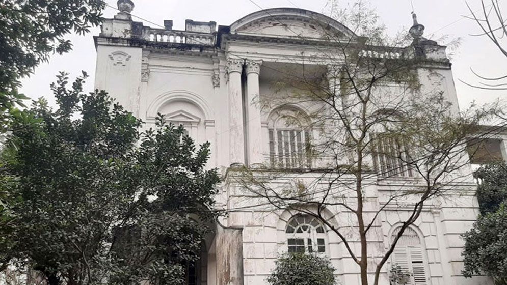 মানবতাবিরোধী মামলায় সাবেক মন্ত্রী-প্রতিমন্ত্রীসহ ১৬ জন ট্রাইব্যুনালে হাজির