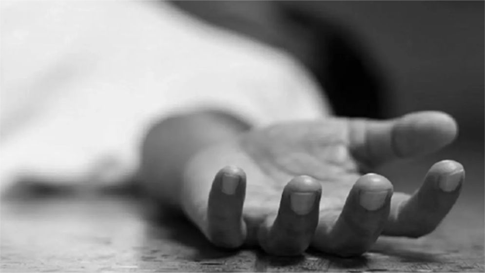 দুই বাসের রেষারেষিতে প্রাণ গেল ব্যাংক কর্মীর