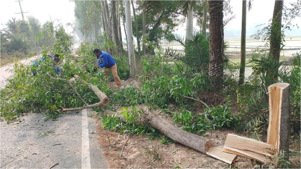 অটোভ্যান চালককে বেঁধে গাড়ি ছিনতাই