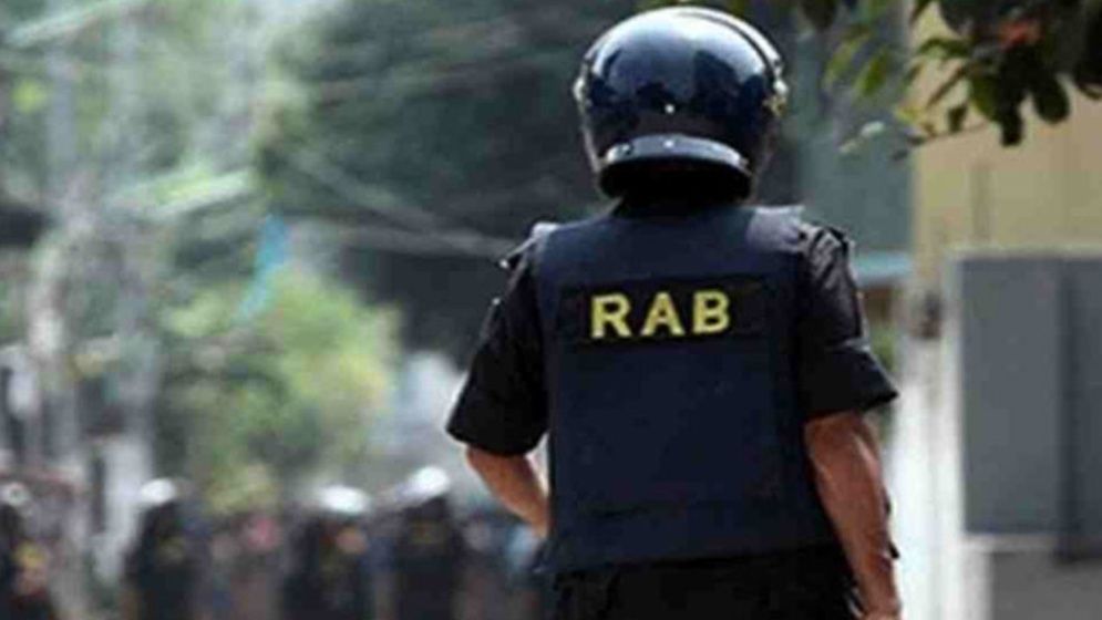 চট্টগ্রামে র‍্যাবের ওপর হামলা, ৩ সদস্য জিম্মি