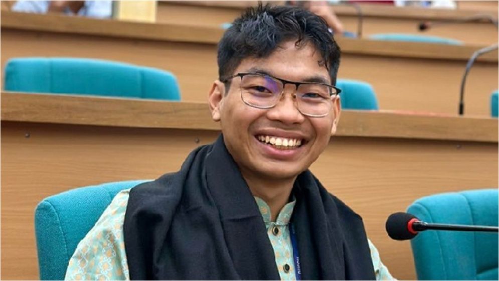 ডাকসুর সদস্য সর্বমিত্র চাকমাকে লিগ্যাল নোটিশ