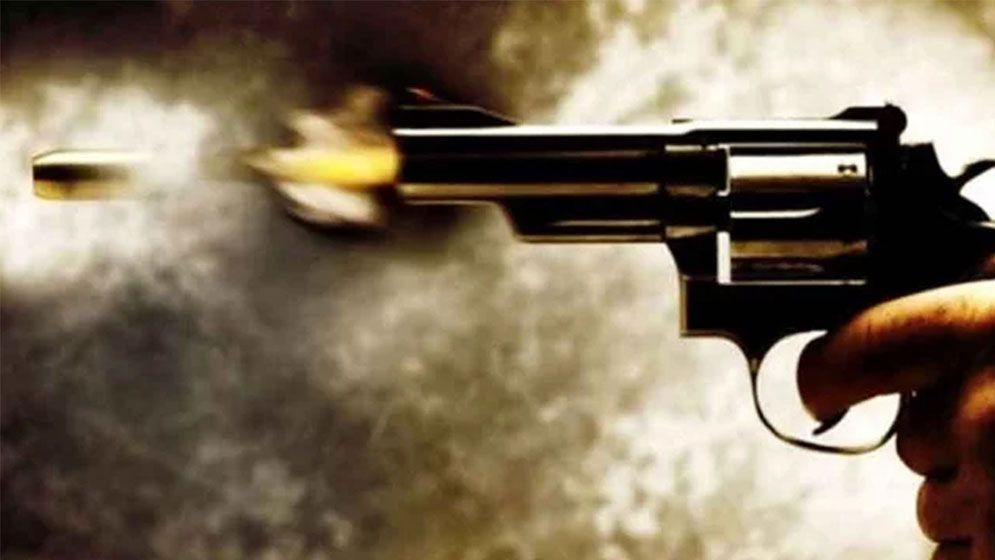 পল্লবীতে মুদি দোকানিকে গুলি, খিলক্ষেতে নির্মাণশ্রমিককে ছুরিকাঘাত