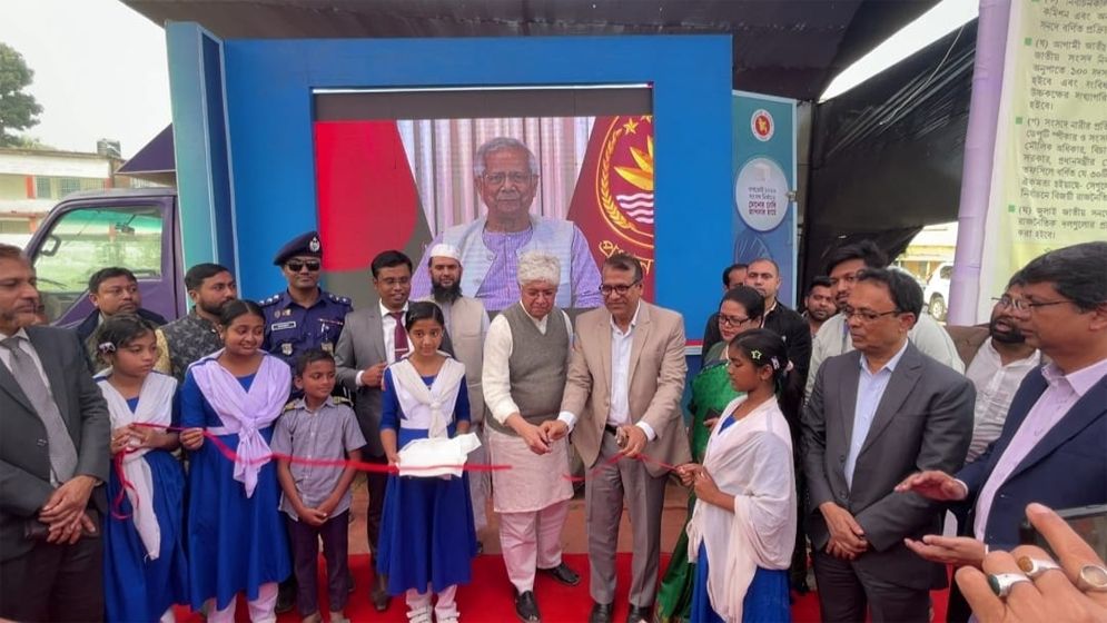 দেশে ফ্যাসিবাদী ব্যবস্থা জোর করে চাপিয়ে দেওয়া হয়েছিল : উপদেষ্টা আদিলুর রহমান