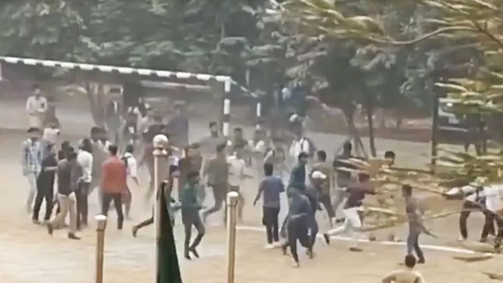 তিতুমীর কলেজে দু’পক্ষের সংঘর্ষ, আহত ৮