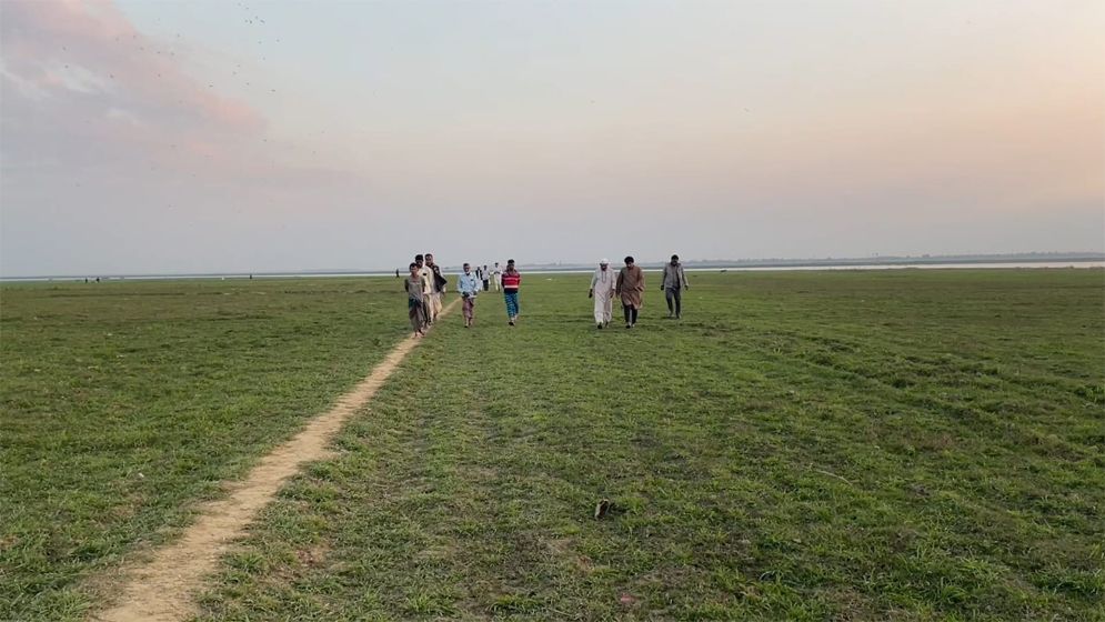 নিকলীতে প্রশাসনের লাল নিশান সরিয়ে ১৫০ একর সরকারি চর দখলের অভিযোগ