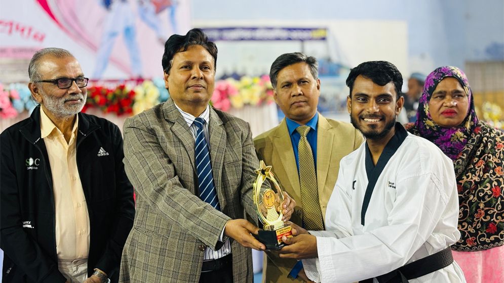 রাবিতে তায়কোয়ানডো প্রতিযোগিতায় গ্র্যান্ড চ্যাম্পিয়ন ফোকলোর বিভাগের শাহীন আলী