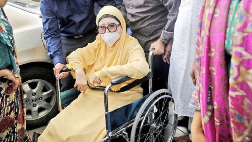 কারাগারে যান হেঁটে, ফেরেন হুইলচেয়ারে