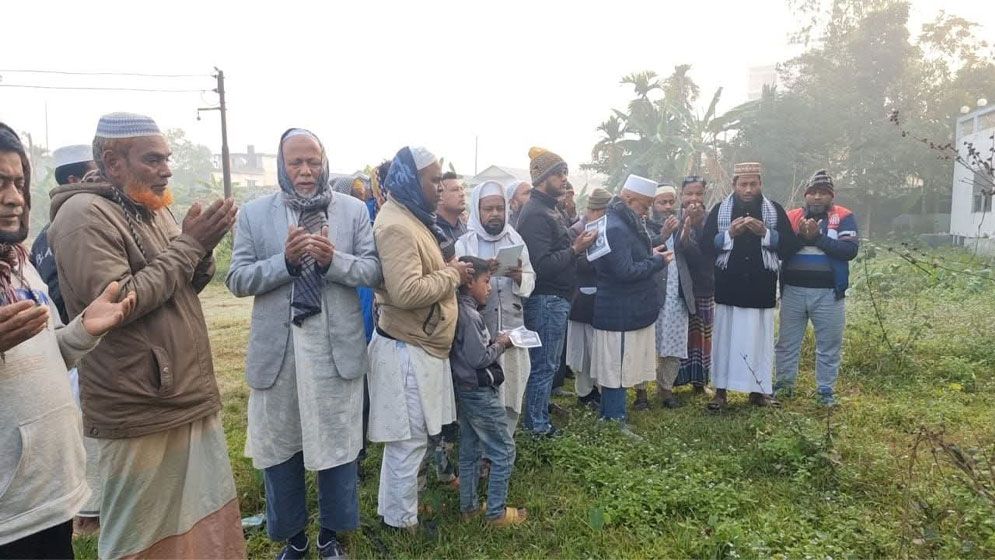শহীদ মোবারকের কবর জিয়ারত করে জেহাদ খানের নির্বাচনী প্রচারণা শুরু