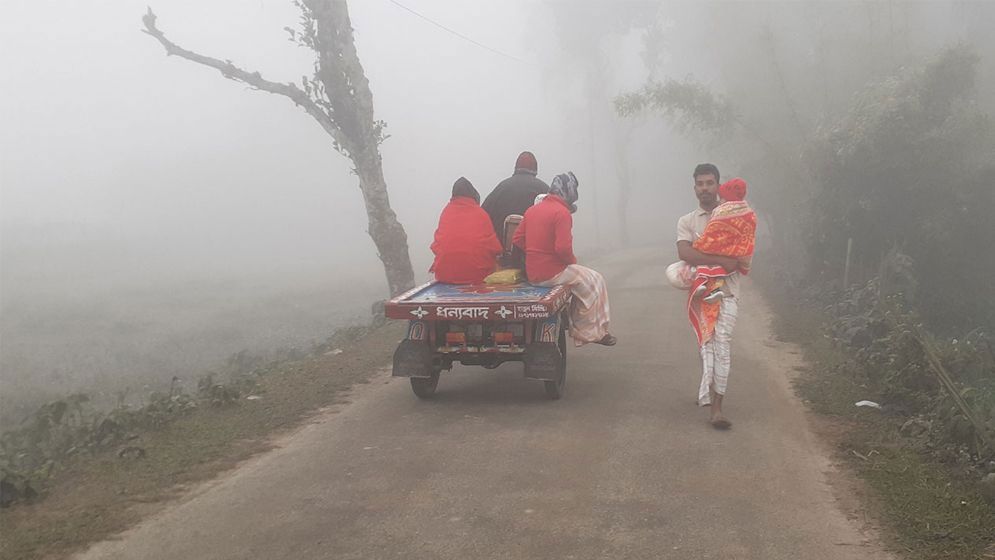 কুড়িগ্রামে তীব্র শীতে বিপর্যস্ত জনজীবন, দুর্ভোগে চরাঞ্চলের দরিদ্র মানুষ