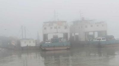 দৌলতদিয়া-পাটুরিয়া নৌরুটে ফেরি চলাচল বন্ধ