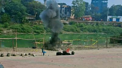 স্কুলব্যাগে পাওয়া শক্তিশালী বোমার বিস্ফোরণ ঘটাল বোম্ব ডিসপোজাল ইউনিট