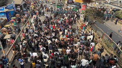 সায়েন্সল্যাব মোড় অবরোধ, তীব্র যানজট