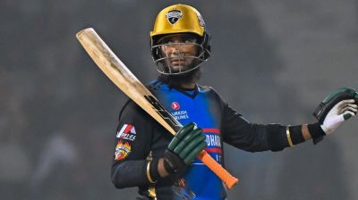 কঠিন মুহূর্তে রিয়াদের ওপরই ভরসা রাখছেন আর্থার