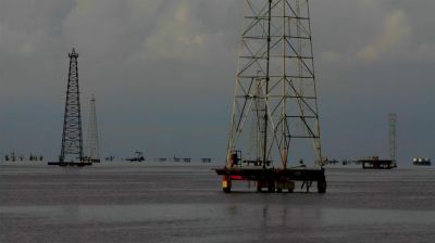 ভেনেজুয়েলার সঙ্গে ২০০ কোটি ডলারের তেল চুক্তির ঘোষণা ট্রাম্পের