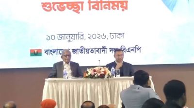 সাংবাদিকদের সঙ্গে শুভেচ্ছা বিনিময় করলেন বিএনপি চেয়ারম্যান তারেক রহমান