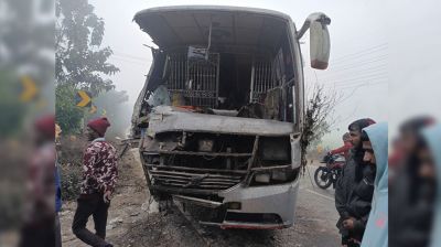 ঠাকুরগাঁওয়ে বাস-তেলবাহী লরির সংঘর্ষে ৬ আহত, একজনের অবস্থা আশঙ্কাজনক