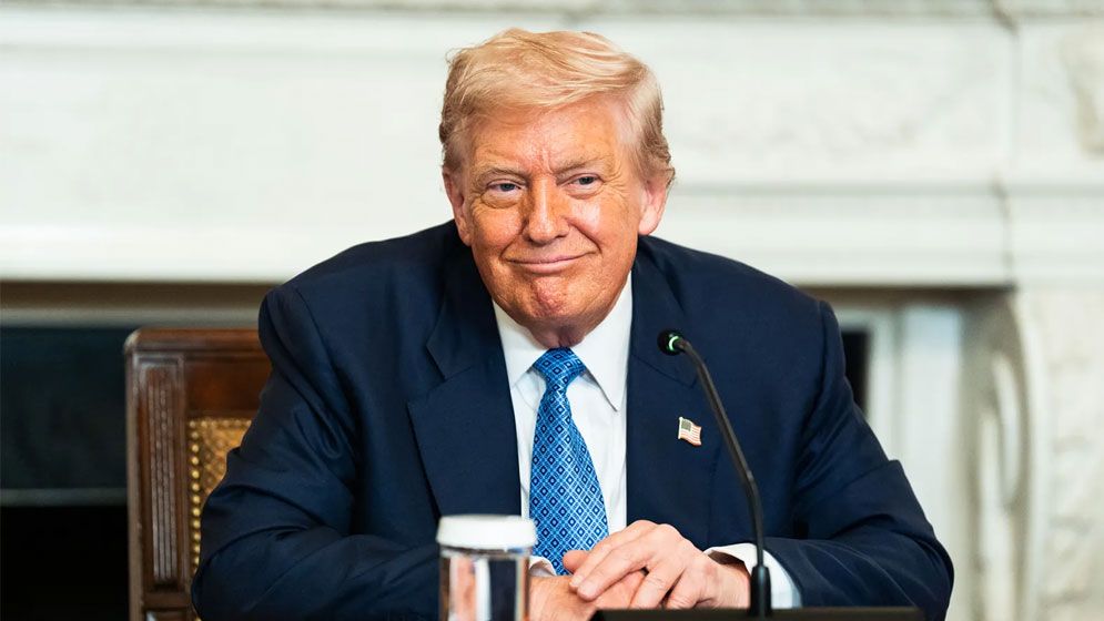 গ্রিনল্যান্ড দখলের হুমকি ট্রাম্পের, সার্বভৌমত্ব নিয়ে নতুন আন্তর্জাতিক উত্তেজনা