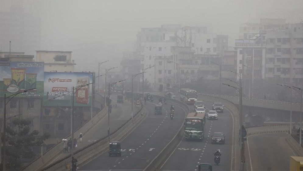 রাজধানীতে শীতের দাপট অব্যাহত, দুপুর পর্যন্ত থাকতে পারে ঘন কুয়াশা