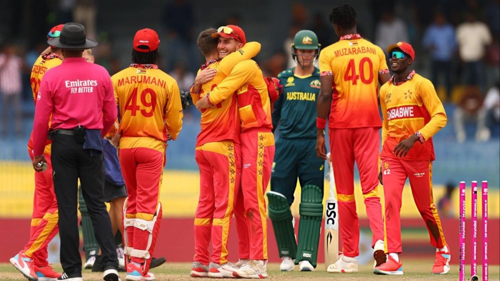 অস্ট্রেলিয়াকে হারিয়ে বিশ্বকাপে জিম্বাবুয়ের অঘটন