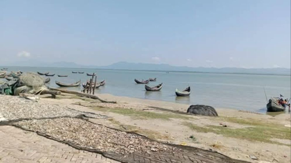 ৫ বাংলাদেশিকে ধরে নিয়ে গেছে আরাকান আর্মি