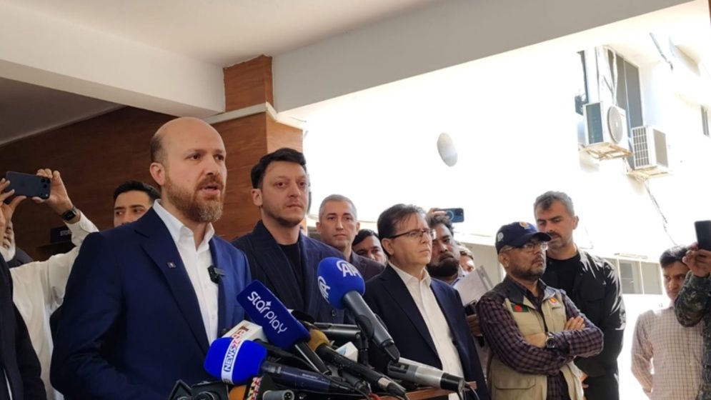 কক্সবাজারে মেসুত ওজিল ও এরদোয়ানের ছেলে বিলাল