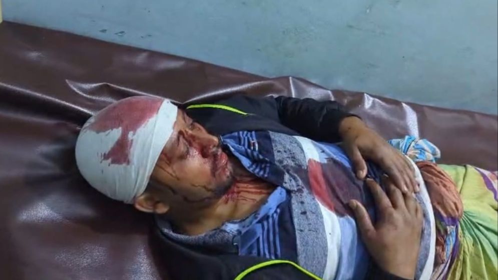 সোনারগাঁয়ে কৃষি জমির মাটি ইটভাটায় বিক্রিতে বাধা দেওয়ায় হামলা, আহত ২০