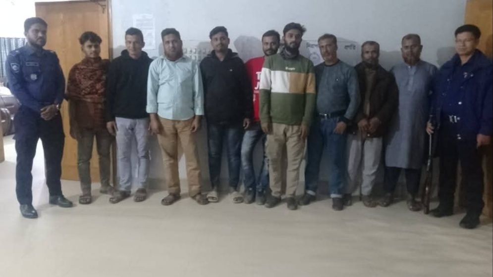 কুমিল্লায় চাঁদাবাজি অভিযোগ ১১ জন গ্রেপ্তার