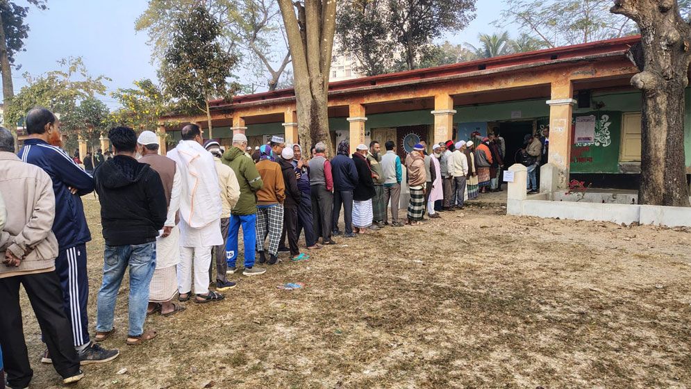 ‘ফজরের নামাজ আদায় করেই ভোটের লাইনে দাঁড়িয়েছি’