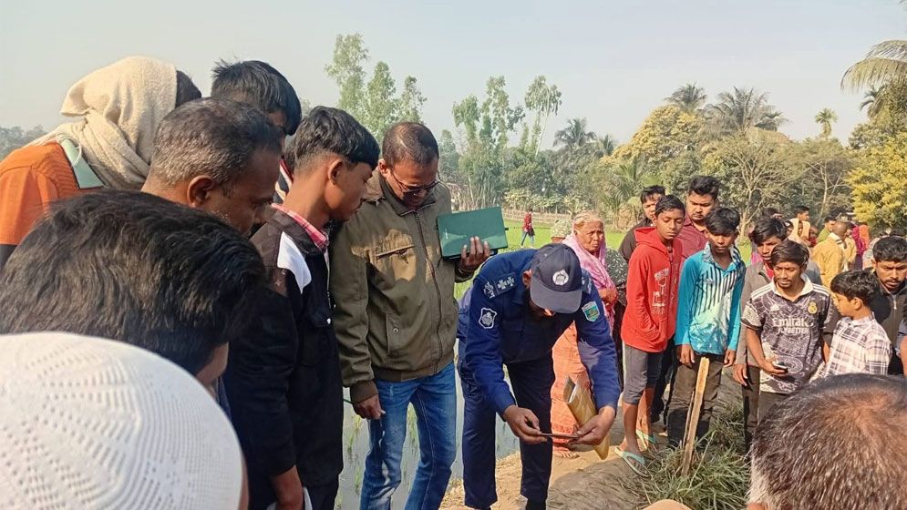 বগুড়ায় বাড়ির পাশে ব্যবসায়ীকে গলাকেটে হত্যা