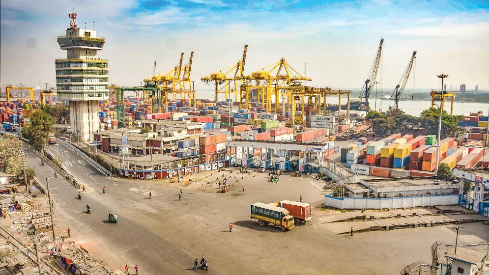 এনসিটি ইজারার প্রতিবাদে টানা কর্মবিরতিতে অচল চট্টগ্রাম বন্দর