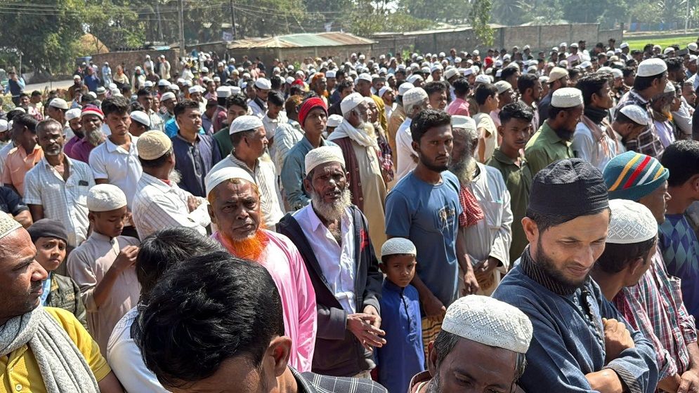 সীমান্তে গুলিতে নিহত শিশু হুজাইফা চিরনিন্দ্রায় শায়িত