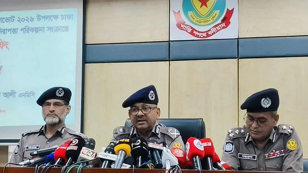 ডেইলি স্টার-প্রথম আলোতে হামলার সময় ট্রাফিক জ্যামের কারণে পুলিশ পৌঁছাতে পারেনি