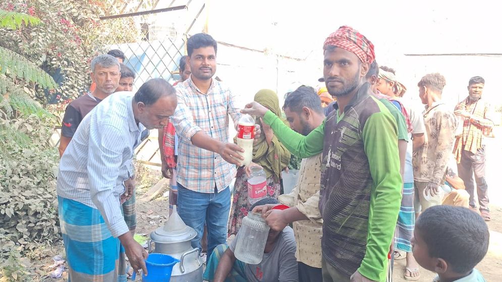 এবারও রমজানজুড়ে ১০ টাকা লিটার দুধ বিক্রি শুরু করলেন জেসি এগ্রো ফার্ম
