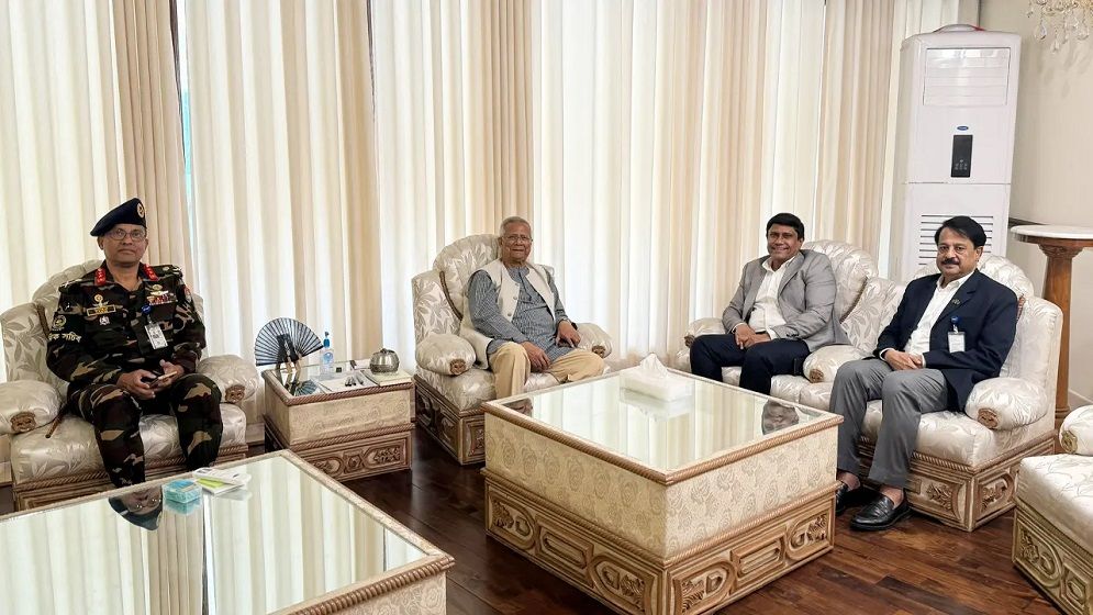 ড. ইউনূসের সঙ্গে প্রধানমন্ত্রীর প্রতিনিধি দলের সৌজন্য সাক্ষাৎ