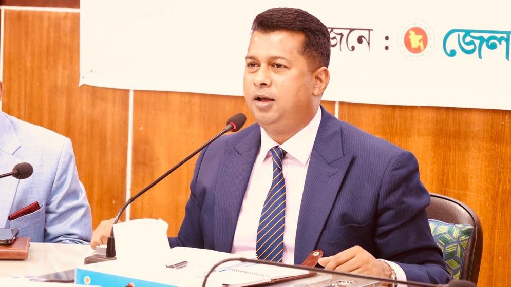 দ্রুত সেবা ও জবাবদিহিতা চান মানুষ, ‘হবে-পরে হবে’ শুনতে চায় না মানুষ: ডিসি জাহিদ